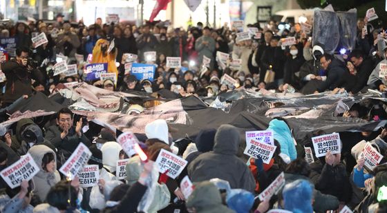 "윤석열을 탄핵하라"