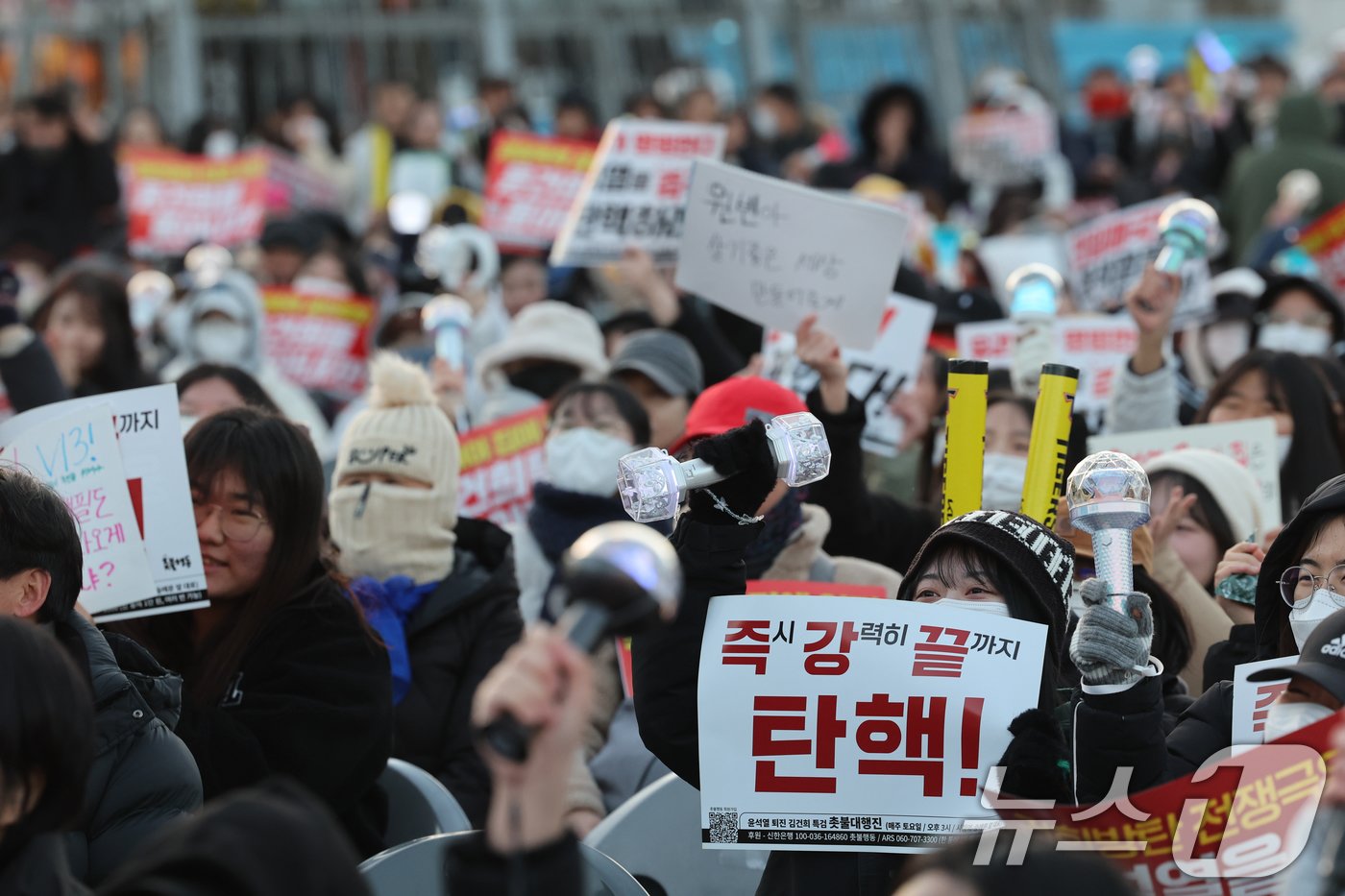 광주 5.18민주광장에서 윤석열 대통령 퇴진을 촉구하는 광주시민의 모습. /뉴스1 ⓒ News1 김태성 기자