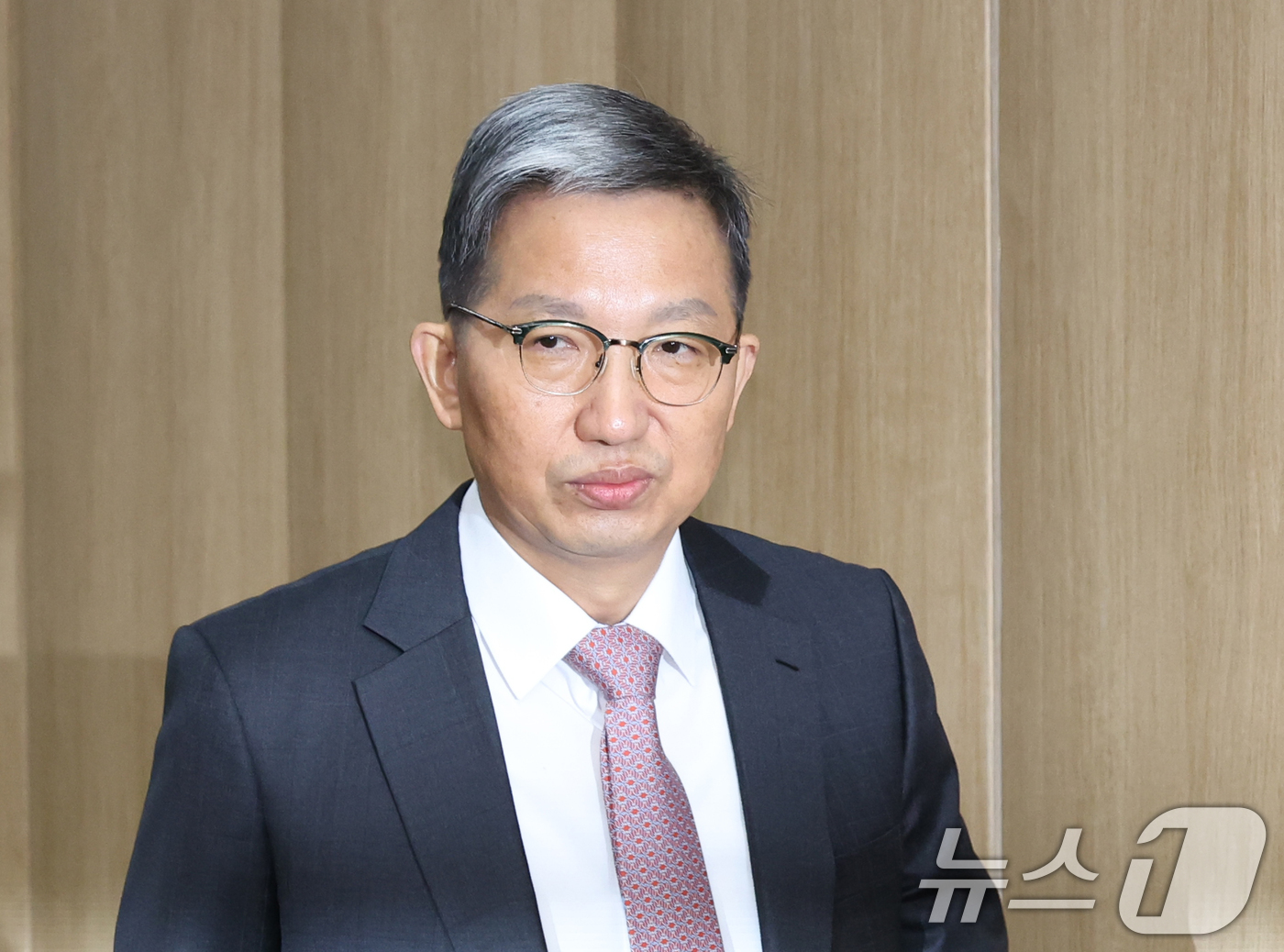 브리핑 입장하는 우종수 국가수사본부장 - 뉴스1