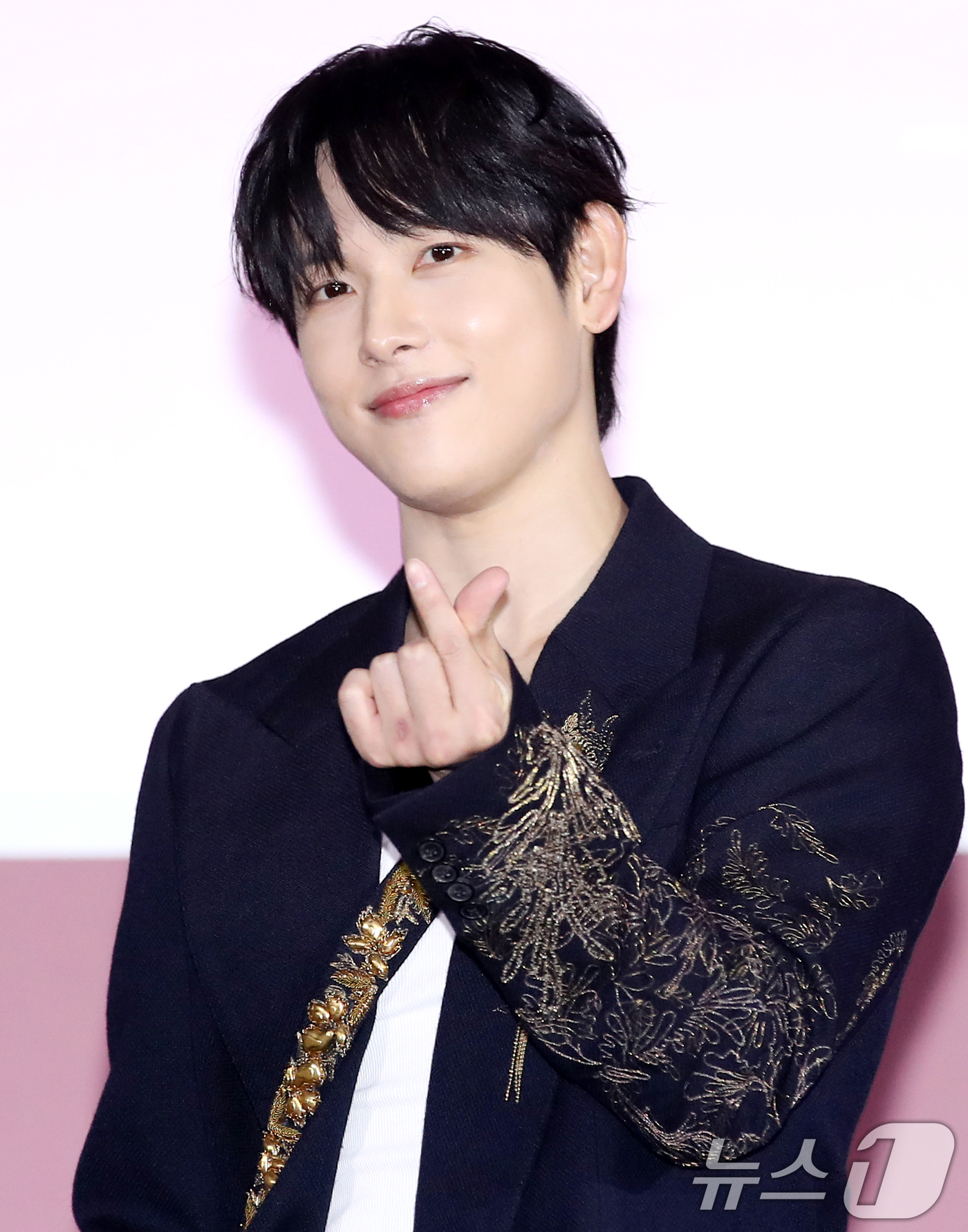 (서울=뉴스1) 권현진 기자 = 배우 임시완이 9일 서울 중구 동대문디자인플라자(DDP)에서 열린 넷플릭스 오리지널 시리즈 '오징어 게임' 시즌2 제작발표회에 참석해 포즈를 취하고 …