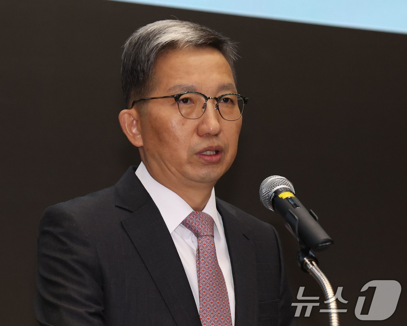 본문 이미지 - 우종수 경찰청 국가수사본부장이 9일 서울 서대문구 경찰청에서 윤석열 대통령의 비상계엄 수사 관련 브리핑을 하고 있다. 2024.12.9/뉴스1 ⓒ News1 ,송원영 기자