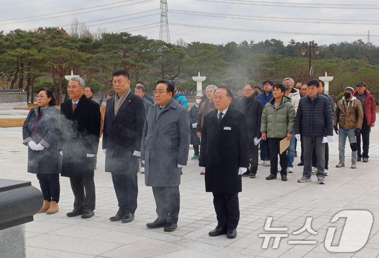 (광주=뉴스1) 박준배 기자 = 5·18민주유공자유족회와 5·18민주화운동부상자회, 5·18민주화운동공로자회, 5·18기념재단 등 5월 단체가 9일 광주 북구 운정동 국립5·18민 …