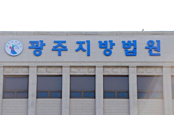 '할부금 연체했다고' 열쇠공 불러 버스 2대 가져간 업주 벌금형