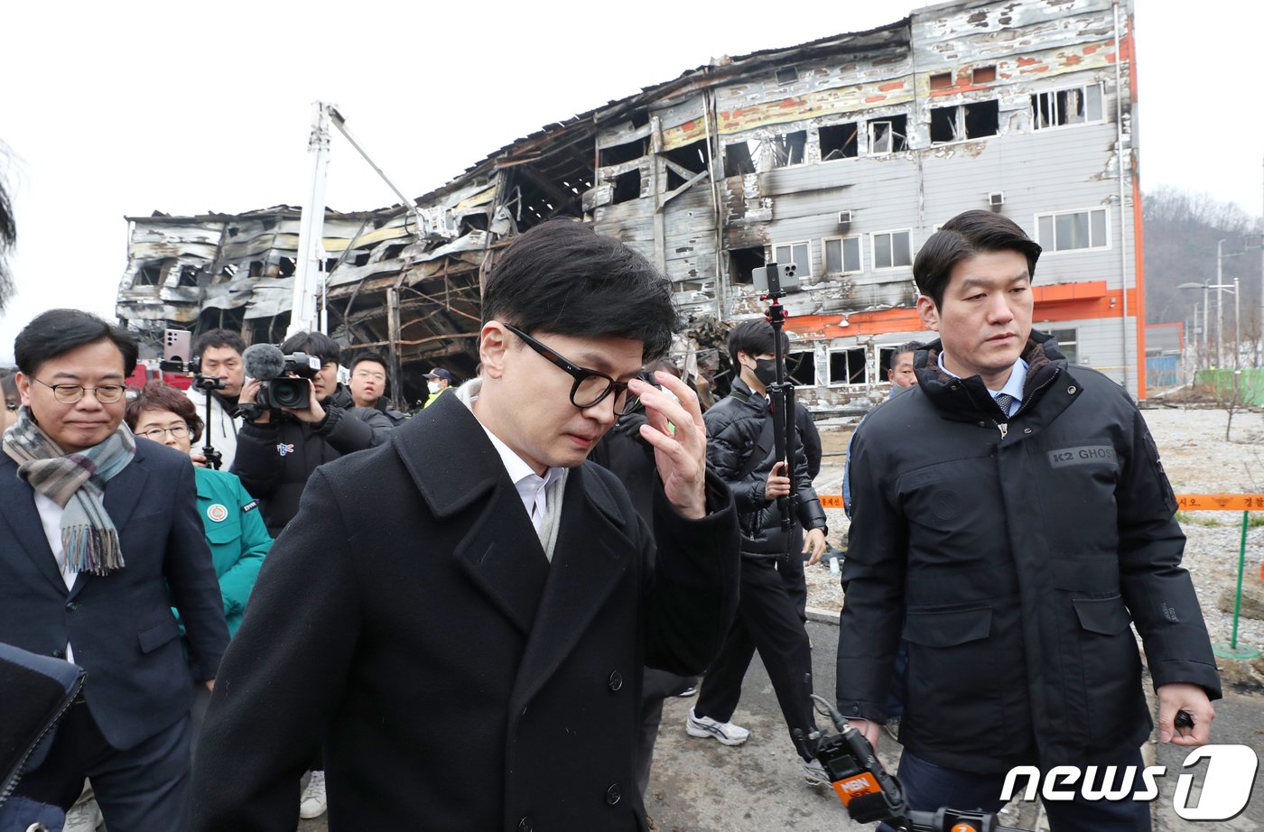 한동훈 국민의힘 비상대책위원장이 1일 오후 경북 문경 육가공공장 화재 현장을 둘러보고 있다. &#40;공동취재&#41; 2024.2.1/뉴스1 ⓒ News1 공정식 기자