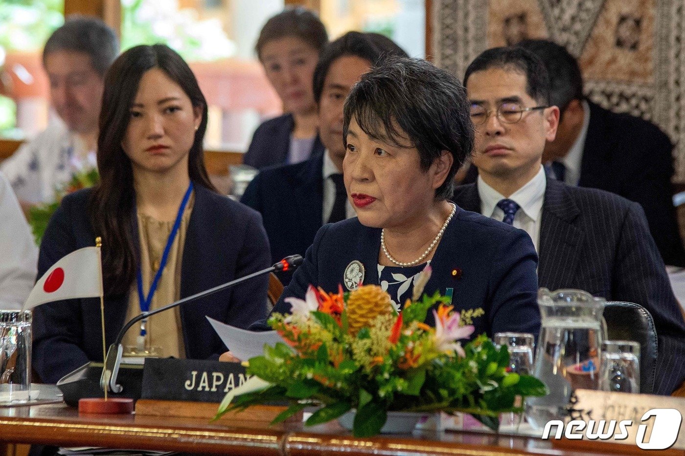 본문 이미지 - 가미카와 요코 일본 외무상이 12일 태평양 도서국 피지 수도 수바에서 열린 '태평양 섬 각료회의'에 참석해 발언하고 있다. 2024.2.12 ⓒ AFP=뉴스1 ⓒ News1 강민경 기자