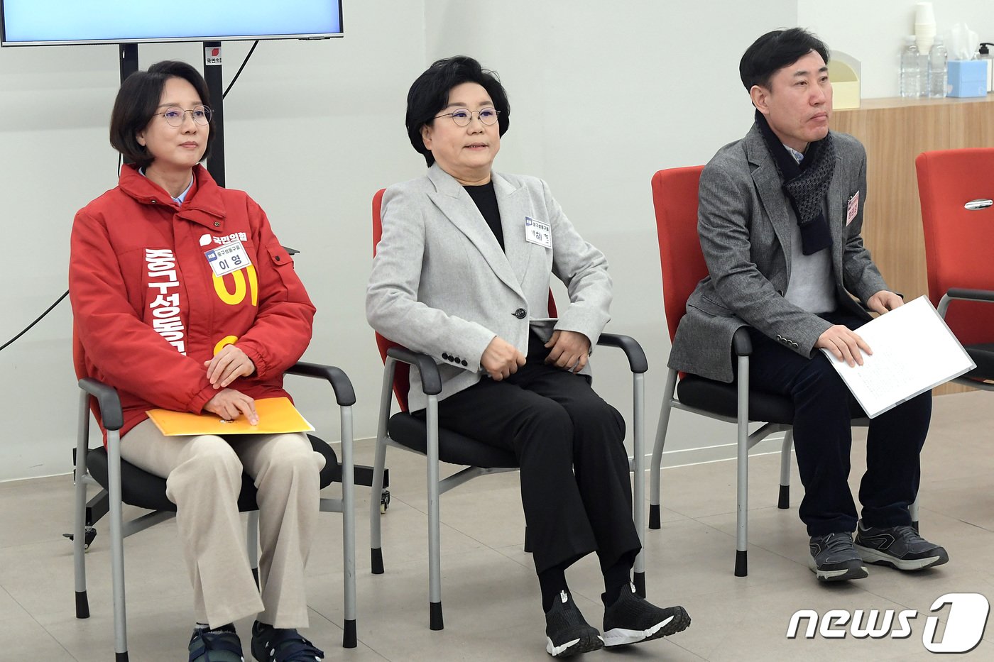 본문 이미지 - 4·10 총선 서울 중구 성동을에 지원한 예비 후보자 이영 전 중소기업벤처부 장관과 이혜훈 전 의원, 하태경 의원이 13일 오전 서울 여의도 국민의힘 중앙당사에서 공천심사를 위한 면접을 보고 있다.(공동취재) 2024.2.13/뉴스1 ⓒ News1 구윤성 기자