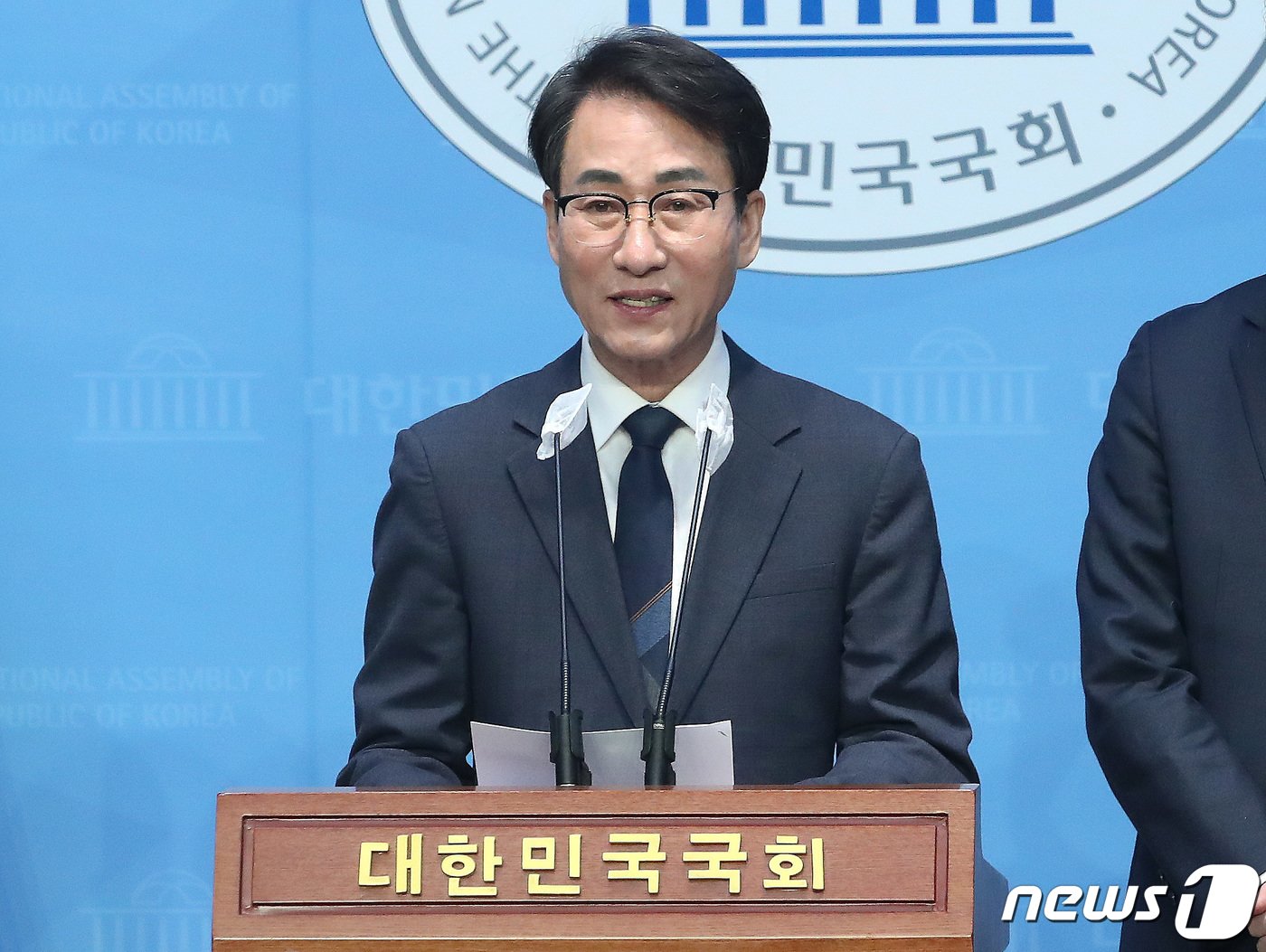 본문 이미지 - 이원욱 개혁신당 의원이 13일 오전 서울 여의도 국회 소통관에서 기자회견을 갖고 제22대 국회의원선거(총선) 출마 선언을 하고 있다. 2024.2.13/뉴스1 ⓒ News1 임세영 기자