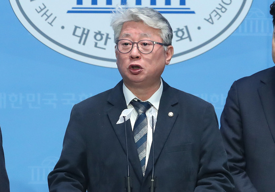 '개혁신당' 조응천, 경기지사 출마선언…"찍고 싶은 후보 저밖에 없다"