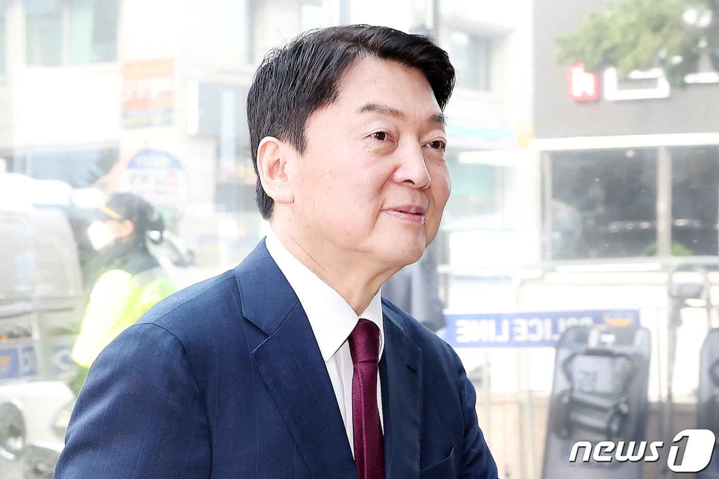 본문 이미지 - 안철수 국민의힘 의원이 14일 오전 서울 영등포구 여의도 국민의힘 당사에서 열린 공천 신청자 면접 심사에 참석하고 있다. 2024.2.14/뉴스1 ⓒ News1 민경석 기자