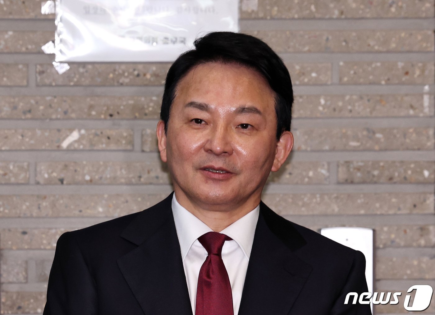 본문 이미지 - 원희룡 전 국토교통부 장관이 14일 오후 서울 여의도 국민의힘 중앙당사에서 공천심사 면접을 마치고 취재진의 질문에 답하고 있다. 2024.2.14/뉴스1 ⓒ News1 구윤성 기자