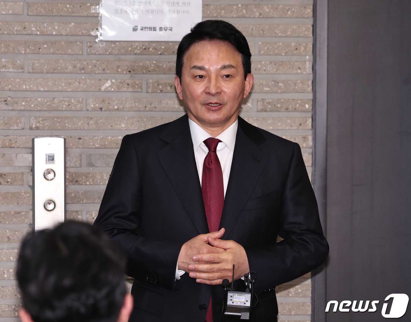 본문 이미지 - 원희룡 전 국토교통부 장관이 14일 오후 서울 여의도 국민의힘 중앙당사에서 공천심사 면접을 마치고 취재진의 질문에 답하고 있다. 2024.2.14/뉴스1 ⓒ News1 구윤성 기자