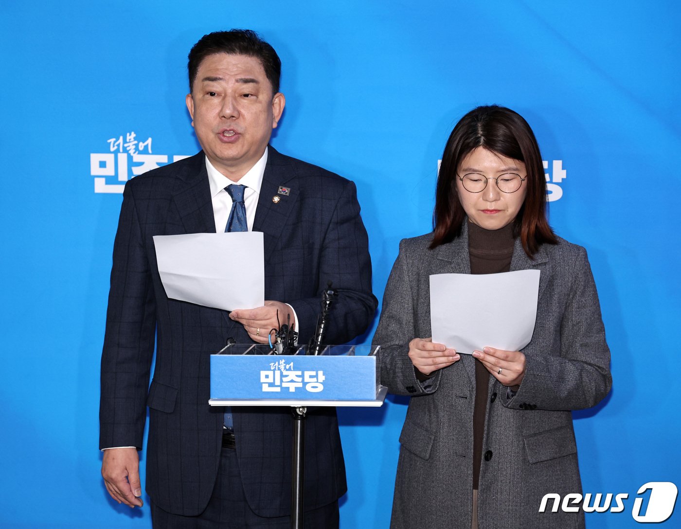 본문 이미지 - 김병기 더불어민주당 공천관리위원회 간사가 15일 오전 서울 여의도 국회에서 4·10 총선 공천 3차 심사결과를 발표하고 있다. 2024.2.15/뉴스1 ⓒ News1 구윤성 기자