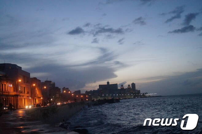 본문 이미지 - 쿠바 아바나에 있는 말레꼰 2017.11 ⓒ 최종일 기자=News1