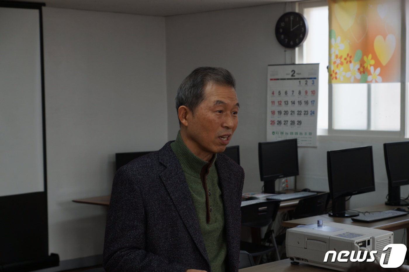 본문 이미지 - 광양 행복학교 교장이자 광양마을 이장인 이강옥(70) 이장/뉴스1 양희문 기자