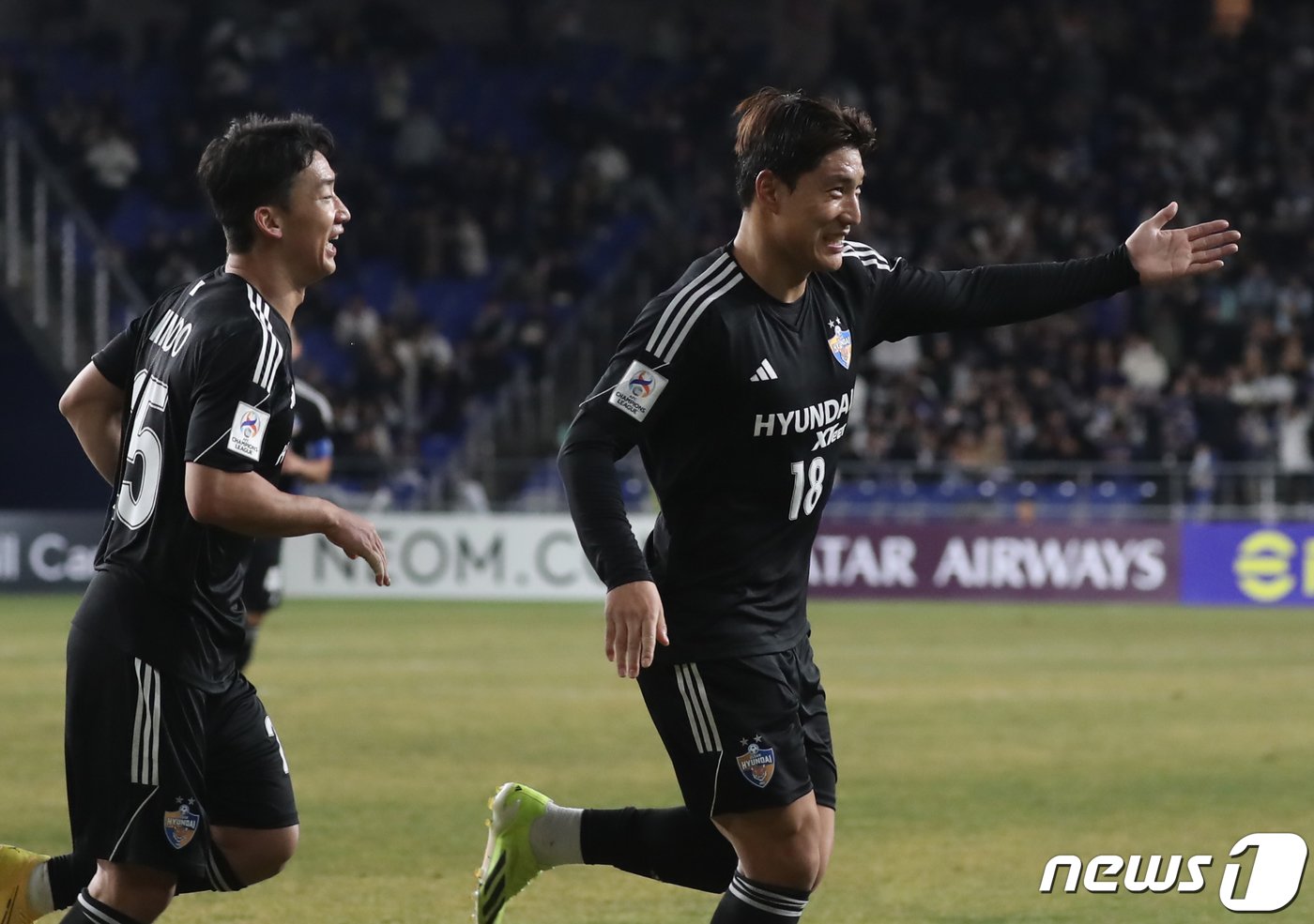 15일 오후 울산 문수축구경기장에서 열린 &#39;2023-2024 아시아축구연맹&#40;AFC&#41; 챔피언스리그&#40;ACL&#41;&#39; 16강 1차전 울산 HD FC와 반포레 고후의 경기에서 울산 주민규가 골을 넣은 뒤 환호하고 있다. 2024.2.15/뉴스1 ⓒ News1 조민주 기자