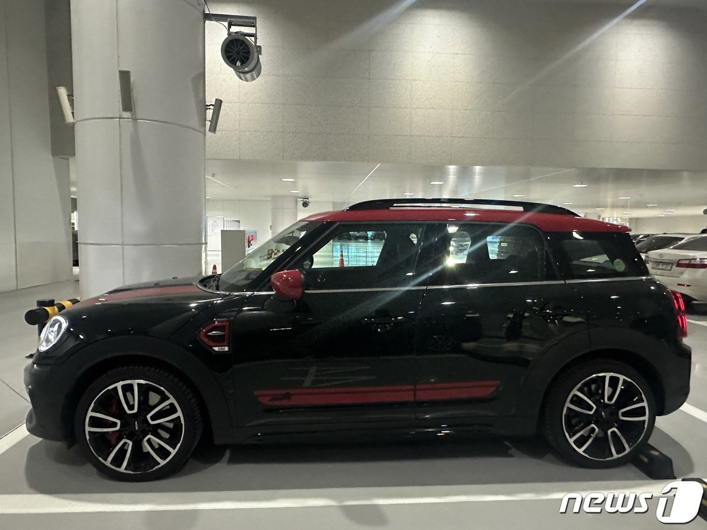 본문 이미지 - 미니 컨트리맨 JCW 2024.01.23/뉴스1 ⓒ News1 금준혁 기자