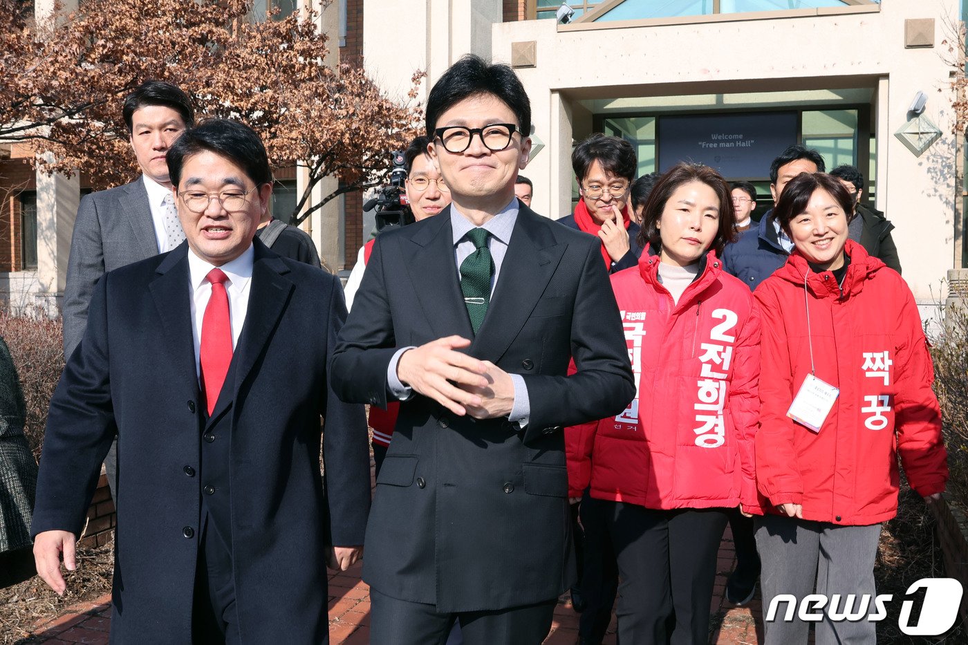 한동훈 국민의힘 비상대책위원장이 16일 오후 경기 의정부시 주한미군 반환공여지 &#39;캠프 레드클라우드&#39;를 둘러보고 있다. &#40;공동취재&#41; 2024.2.16/뉴스1 ⓒ News1 구윤성 기자