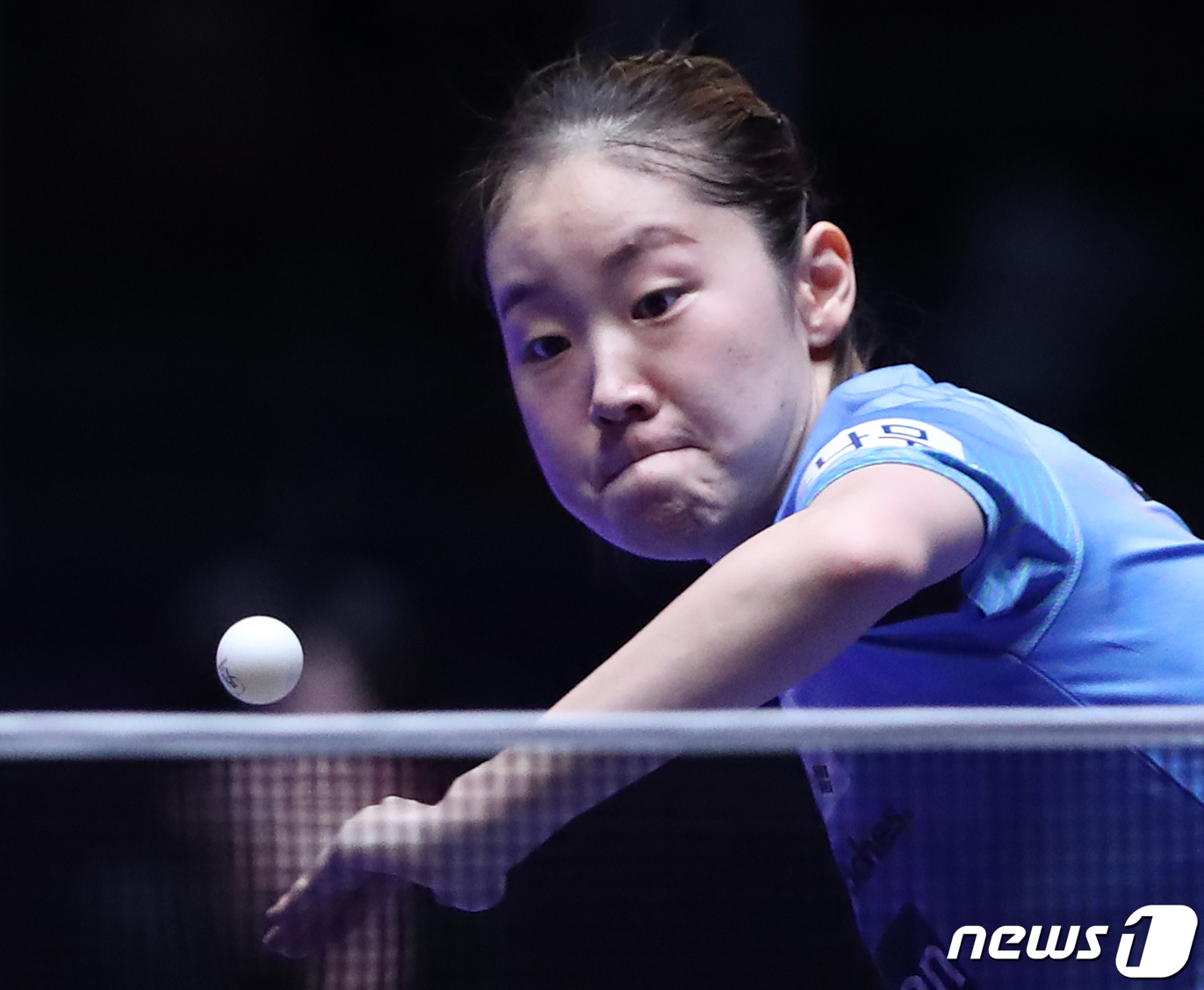 (부산=뉴스1) 윤일지 기자 = 탁구 국가대표 이시온이 17일 오후 부산 해운대구 벡스코에서 열린 'BNK부산은행 2024 부산세계탁구선수권대회' 여자단체전 조별리그 5조 2차전 …