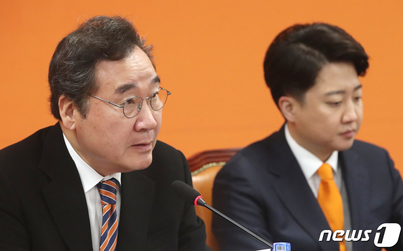 본문 이미지 - 이낙연 개혁신당 공동대표가 19일 오전 서울 여의도 국회에서 열린 개혁신당 최고위원회의에서 발언을 하고 있다. 오른쪽 이준석 공동대표. 2024.2.19/뉴스1 ⓒ News1 임세영 기자