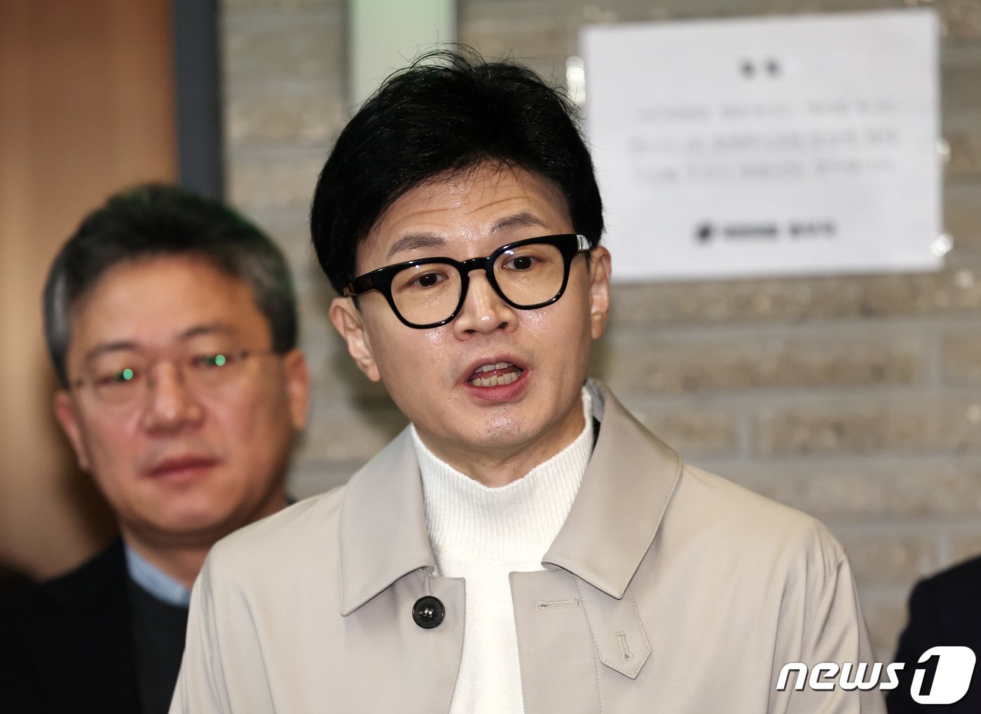 본문 이미지 - 한동훈 국민의힘 비상대책위원장이 19일 오전 서울 여의도 중앙당사에서 취재진의 질문에 답하고 있다. 2024.2.19/뉴스1 ⓒ News1 구윤성 기자