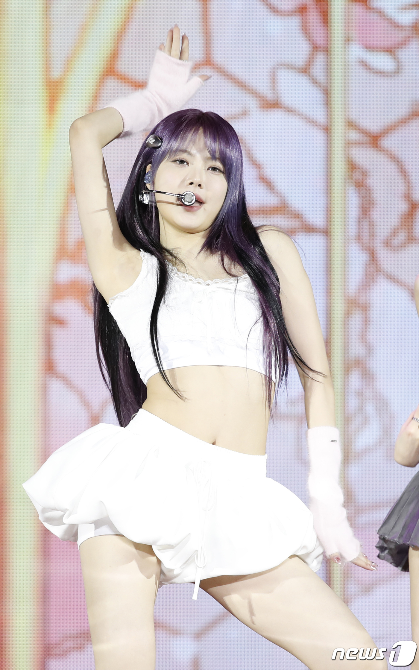 (서울=뉴스1) 권현진 기자 = 그룹 르세라핌(LE SSERAFIM) 홍은채가 19일 오후 서울 성북구 고려대학교 화정체육관에서 가진 미니 3집 ‘이지(EASY)’ 발매 기념 쇼케 …