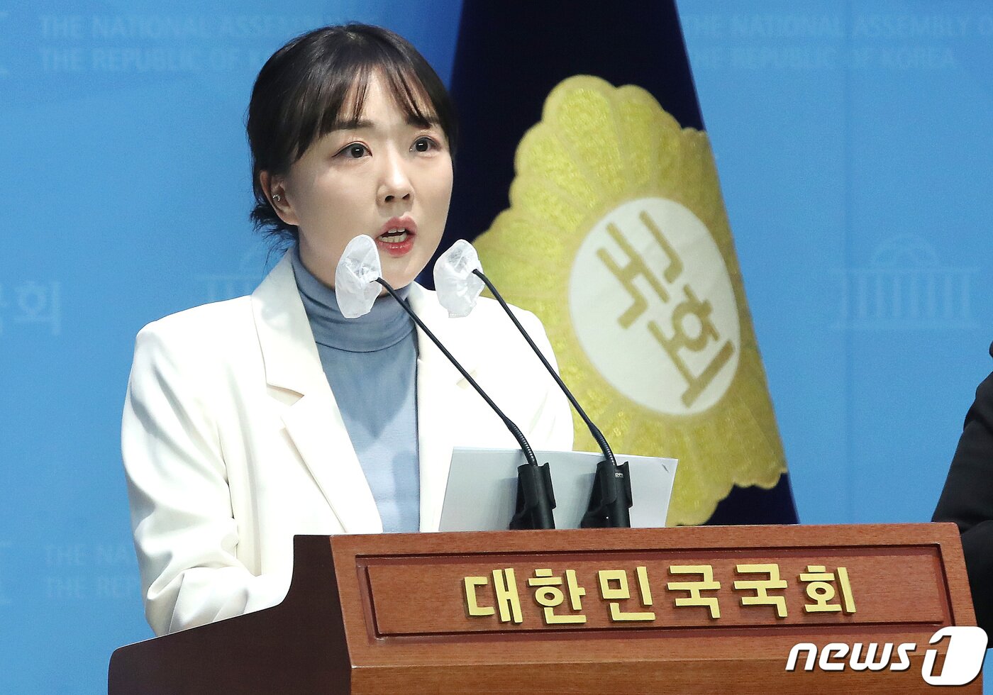 본문 이미지 - 양소영 더불어민주당 전국대학생위원장이 2일 서울 여의도 국회 소통관에서 더불어민주당 탈당 및 미래대연합 입당 기자회견을 갖고 발언하고 있다. 2024.2.2/뉴스1 ⓒ News1 임세영 기자