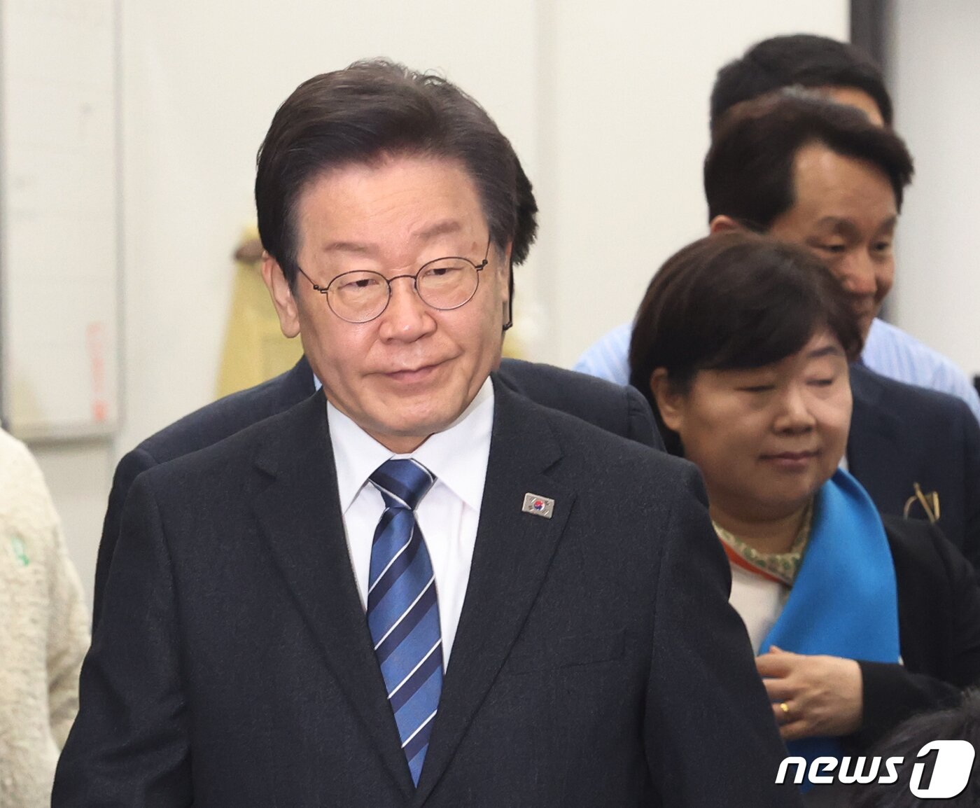 본문 이미지 - 이재명 더불어민주당 대표가 21일 서울 여의도 국회에서 열린 최고위원회의에 참석하고 있다. 2024.2.21/뉴스1 ⓒ News1 송원영 기자