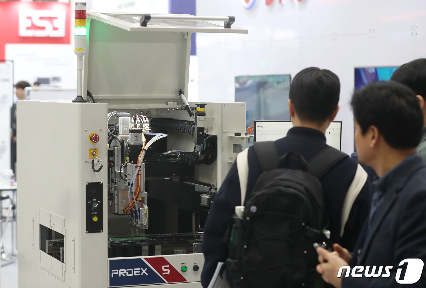 본문 이미지 - 반도체 산업 관련 자동화 장비. ⓒ News1 김영운 기자