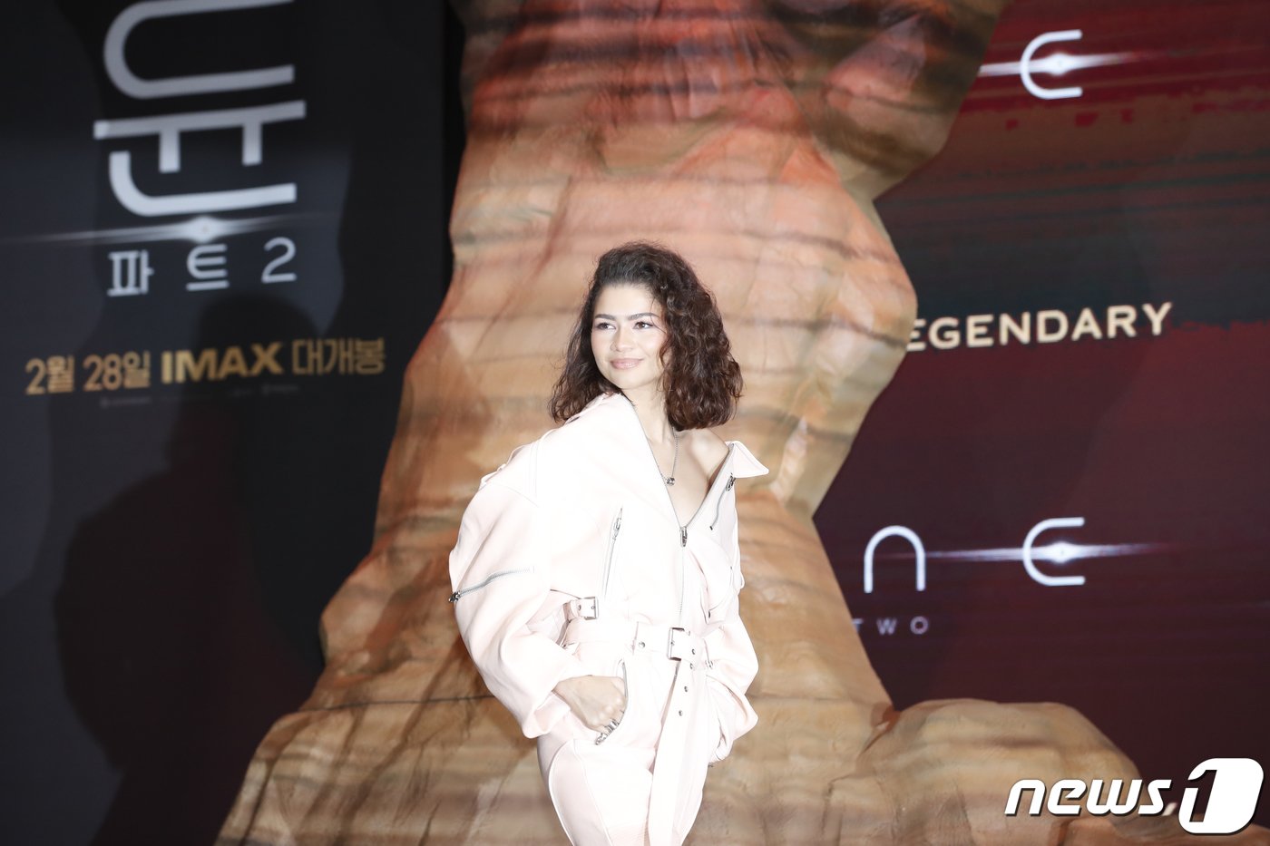 본문 이미지 - 배우 젠데이아가 21일 서울 영등포구 콘래드 서울 호텔에서 열린 영화 '듄: 파트2‘(감독 드니 빌뇌브) 내한 프레스 컨퍼런스에 참석하고 있다. ⓒ News1 권현진 기자