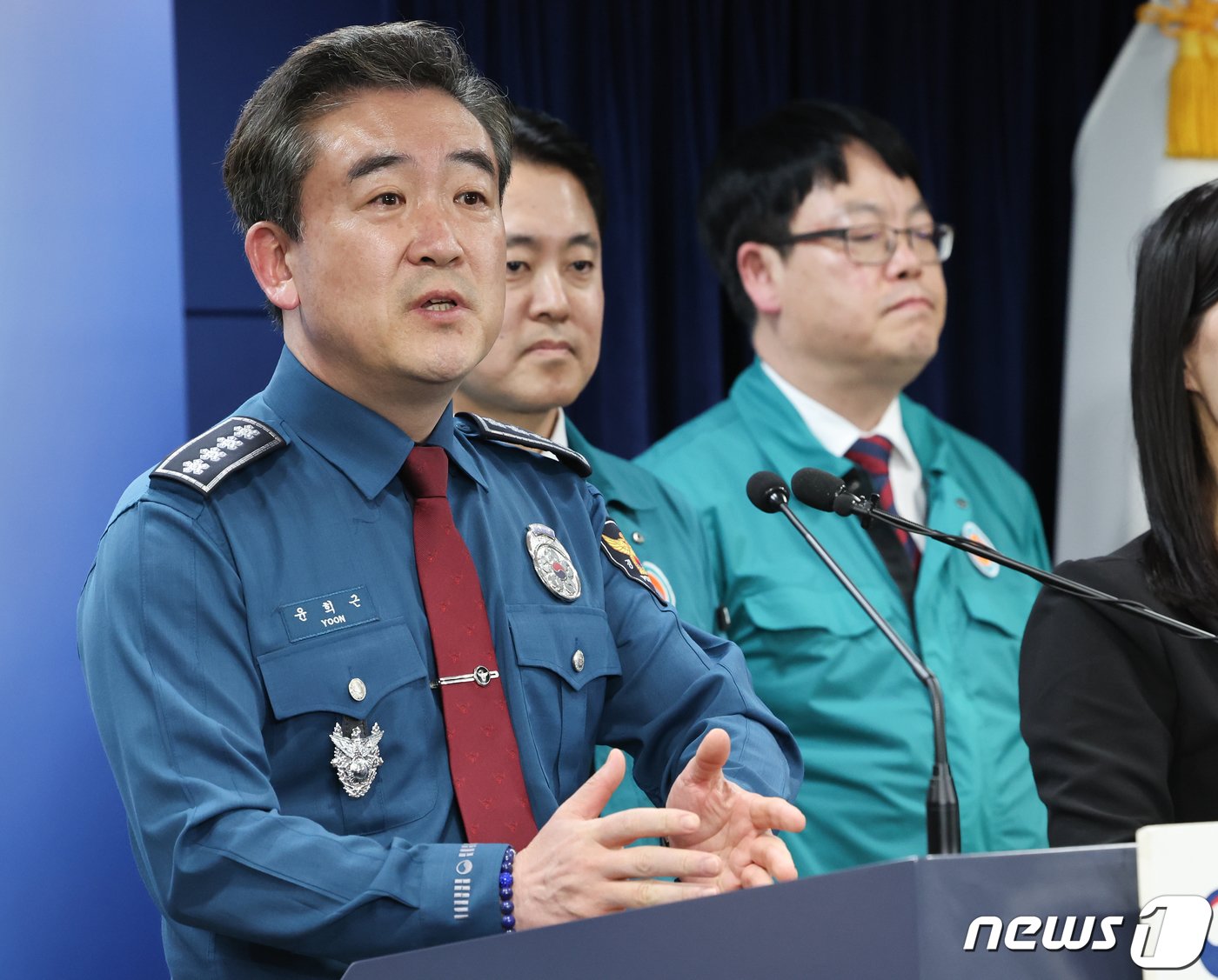 본문 이미지 - 윤희근 경찰청장이 21일 서울 종로구 정부서울청사에서 열린 의료계 집단행동 관련 관계부처 합동브리핑에서 기자들의 질의에 답하고 있다. 2024.2.21/뉴스1 ⓒ News1 허경 기자
