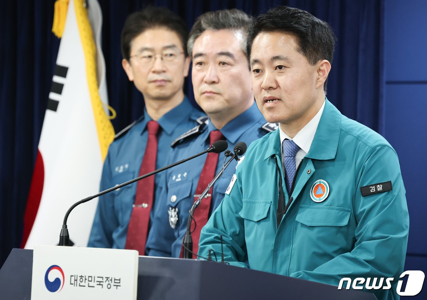 본문 이미지 - 신자용 대검찰청 차장검사이 21일 서울 종로구 정부서울청사에서 열린 의료계 집단행동 관련 관계부처 합동브리핑에서 기자들의 질의에 답하고 있다. 2024.2.21/뉴스1 ⓒ News1 허경 기자
