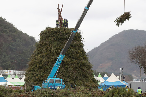 수원서 크레인 차-시내버스 충돌…승객 2명 경상