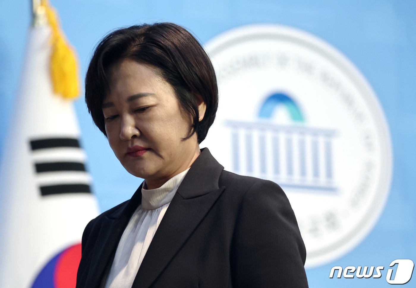 이수진 더불어민주당 의원이 22일 오후 서울 여의도 국회 소통관에서 탈당 기자회견을 마치고 회견장을 나서고 있다. 2024.2.22/뉴스1 ⓒ News1 구윤성 기자