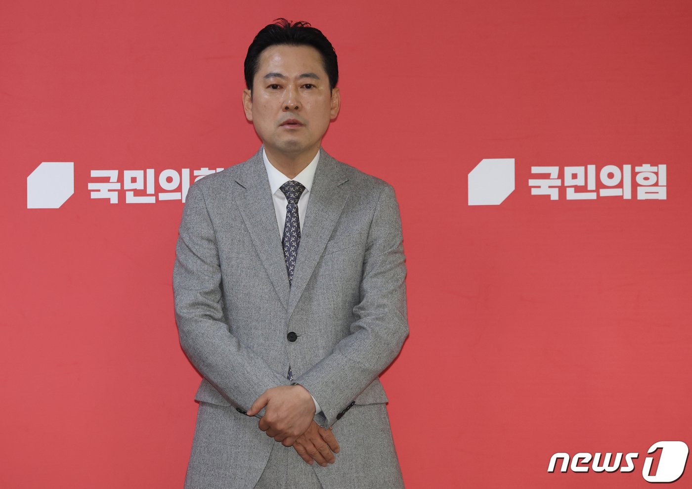 본문 이미지 - 장동혁 국민의힘 사무총장이 23일 서울 여의도 국회에서 공천 관련 취재진의 질문을 받고 있다. 2024.2.23/뉴스1 ⓒ News1 송원영 기자