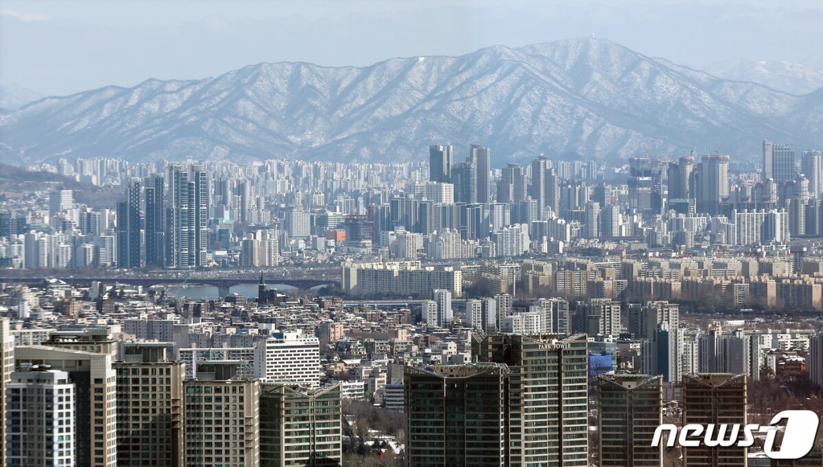 사진은 이날 서울의 아파트 단지 모습. 2024.2.23/뉴스1 © News1 박지혜 기자