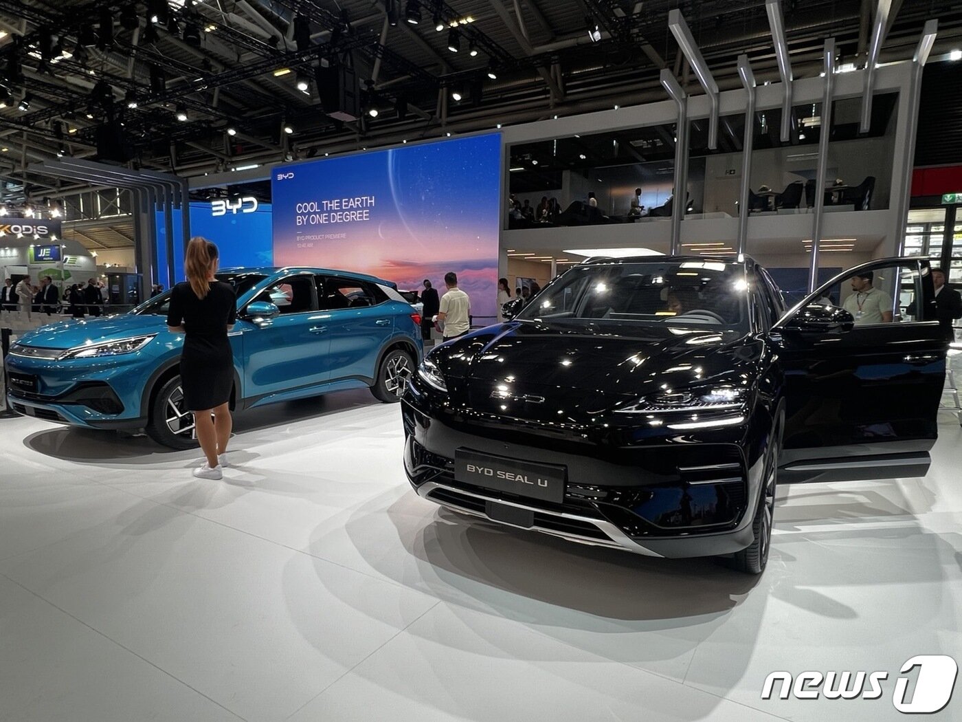 본문 이미지 -  독일 뮌헨서 열린 IAA 모빌리티쇼 2023에 전시된 BYD의 전기차.ⓒ 뉴스1 이동희 기자