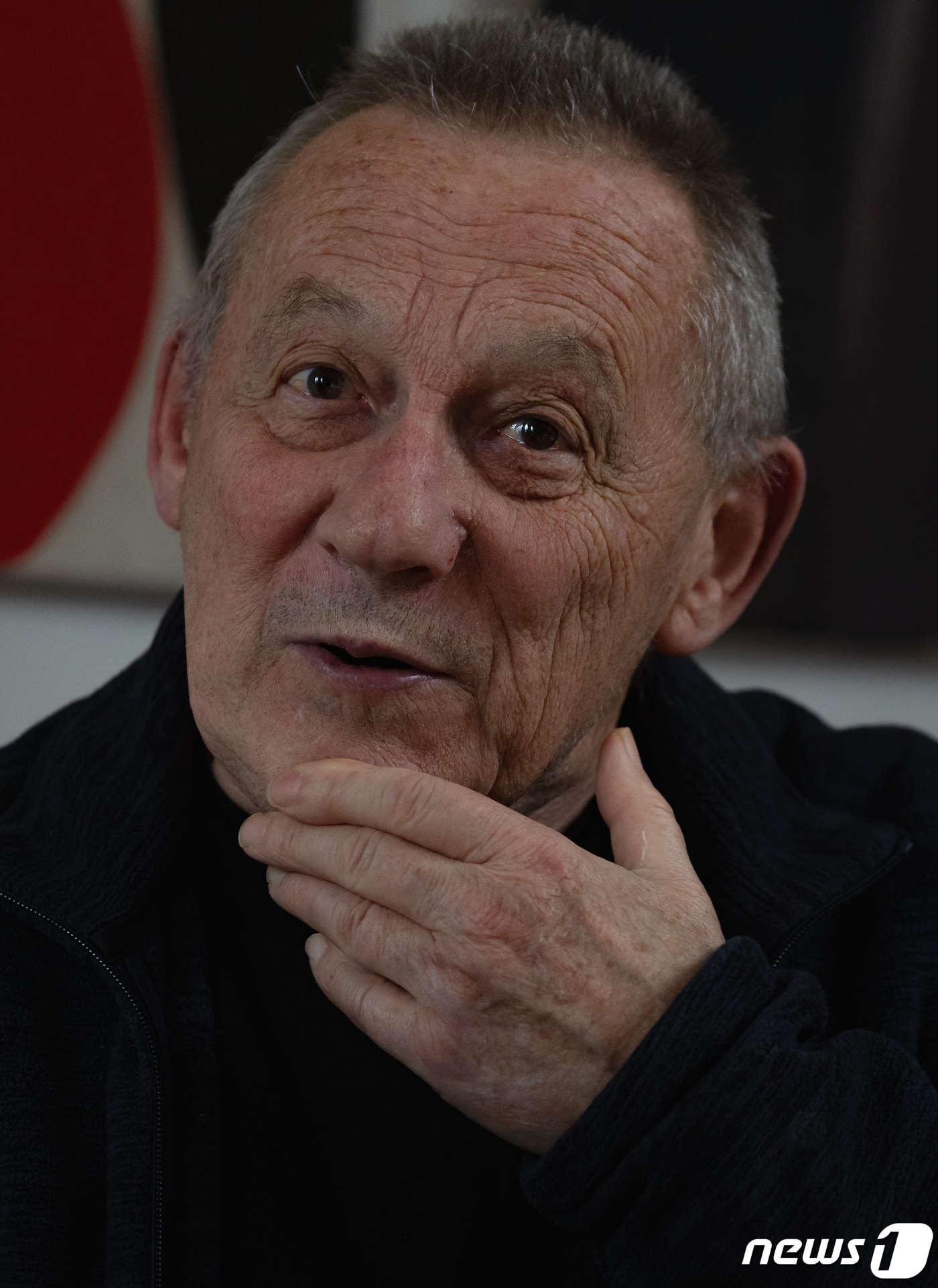 (파리=뉴스1) 이준성 기자 = 프랑스의 철학자이자 미학자인 이브 미쇼(Yves Michaud)와 미학자이자 비평가인 최정우 파리 ISMAC 대학 교수(한국학과)가 지난 21일 오 …