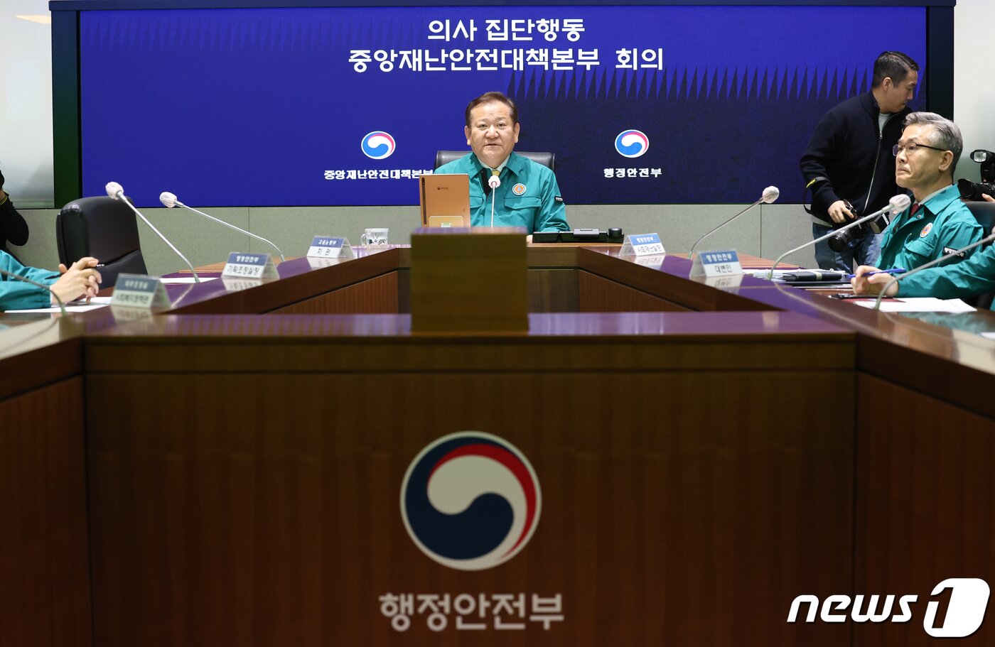 본문 이미지 - 이상민 행안안전부 장관이 26일 서울 종로구 정부서울청사에서 열린 의사 집단행동 중앙재난안전대책본부 회의에서 발언하고 있다. 2024.2.26/뉴스1 ⓒ News1 허경 기자