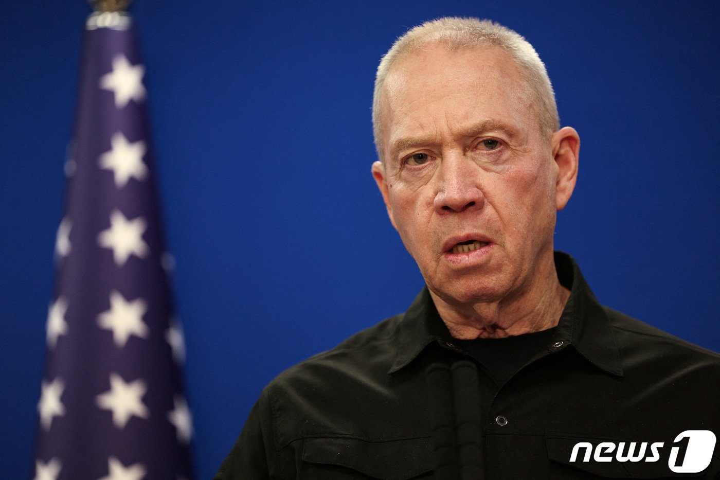 본문 이미지 - 요아브 갈란트 이스라엘 국방장관이 지난 1월5일 텔아비브에서 로이드 오스틴 미 국방장관과 만난 후 공동 기자회견을 열고 있다. 2024.1.5 ⓒ 로이터=뉴스1 ⓒ News1 강민경 기자