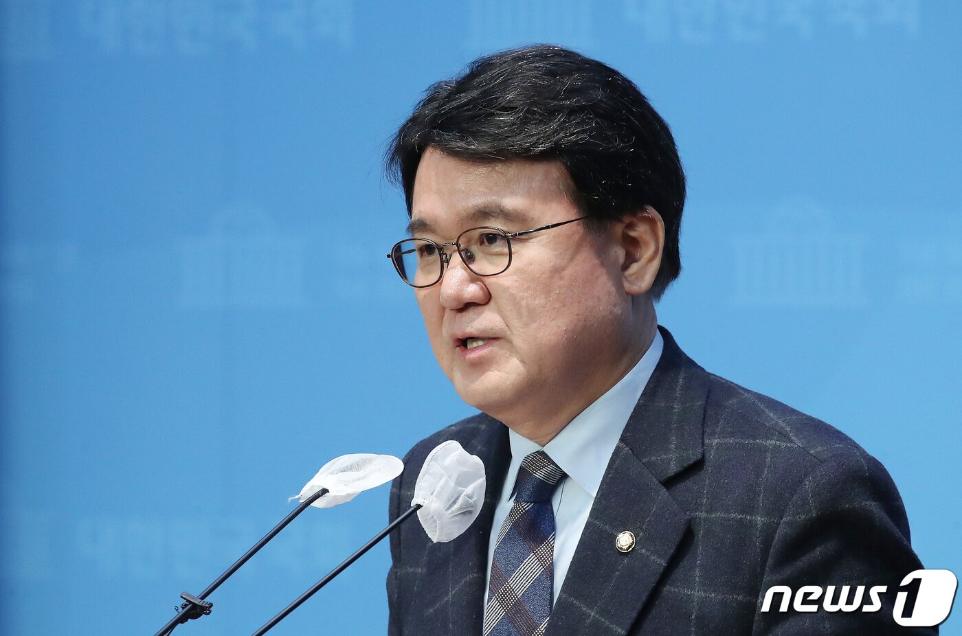 본문 이미지 - 황운하 더불어민주당 의원이 26일 오전 서울 여의도 국회 소통관에서 기자회견을 갖고 제22대 국회의원선거(총선) 불출마 선언을 하고 있다. 2024.2.26/뉴스1 ⓒ News1 임세영 기자