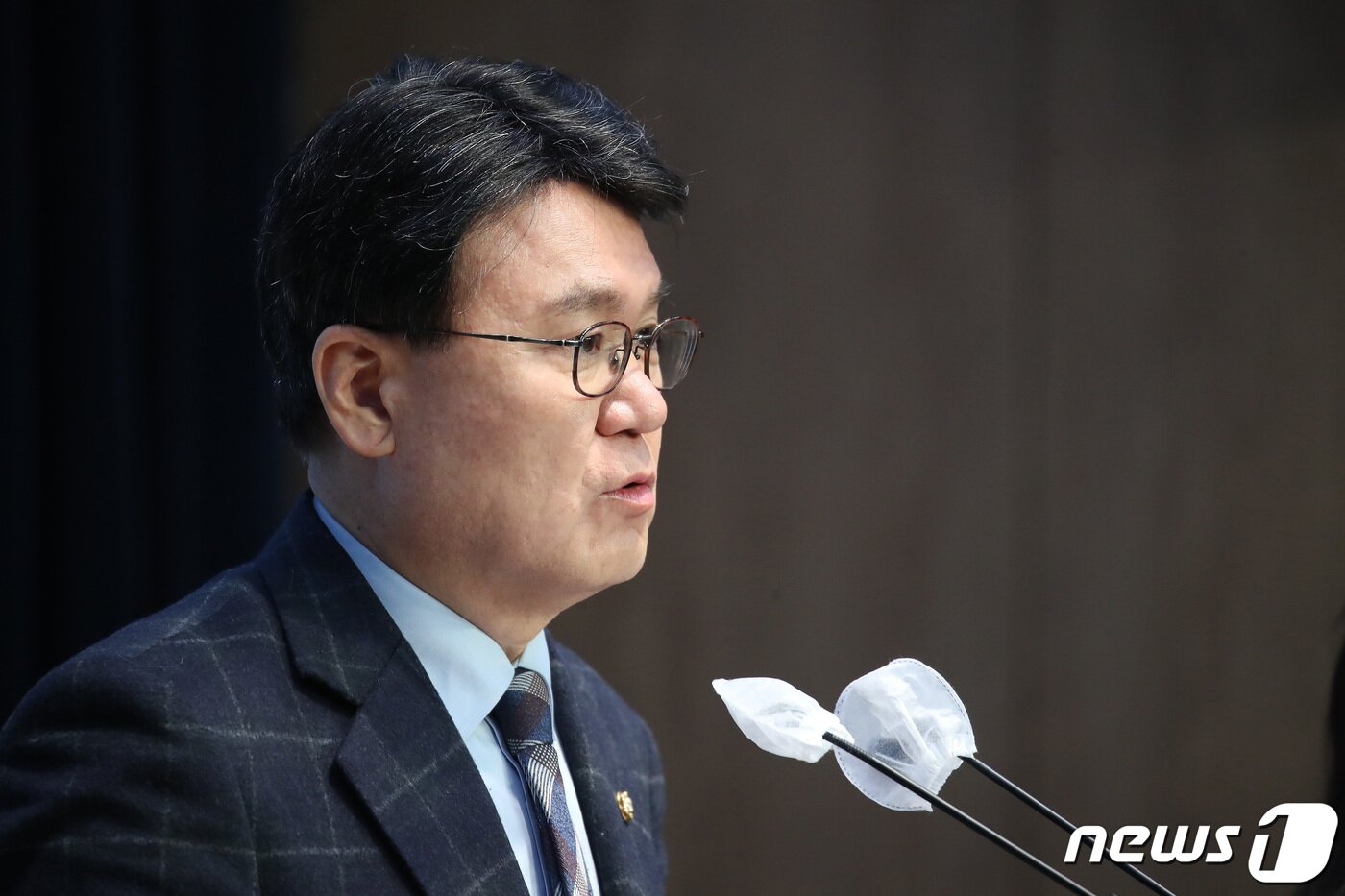 본문 이미지 - 황운하 더불어민주당 의원이 26일 오전 서울 여의도 국회 소통관에서 기자회견을 갖고 제22대 국회의원선거(총선) 불출마 선언을 하고 있다. 2024.2.26/뉴스1 ⓒ News1 임세영 기자