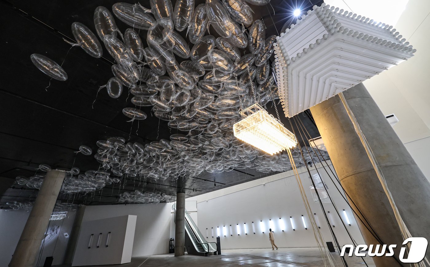 본문 이미지 - 서울 용산구 리움미술관 필립 파레노 개인전 '보이스'(VOICES) 전시 전경. 2024.2.26/뉴스1 ⓒ News1 김도우 기자