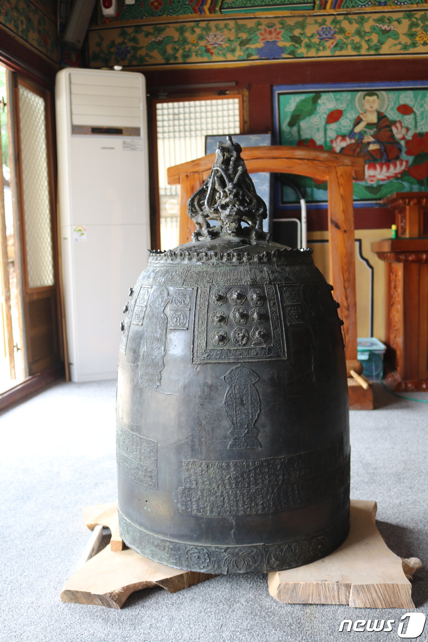 본문 이미지 - 남원 대복사 동종. 문화재청 제공.