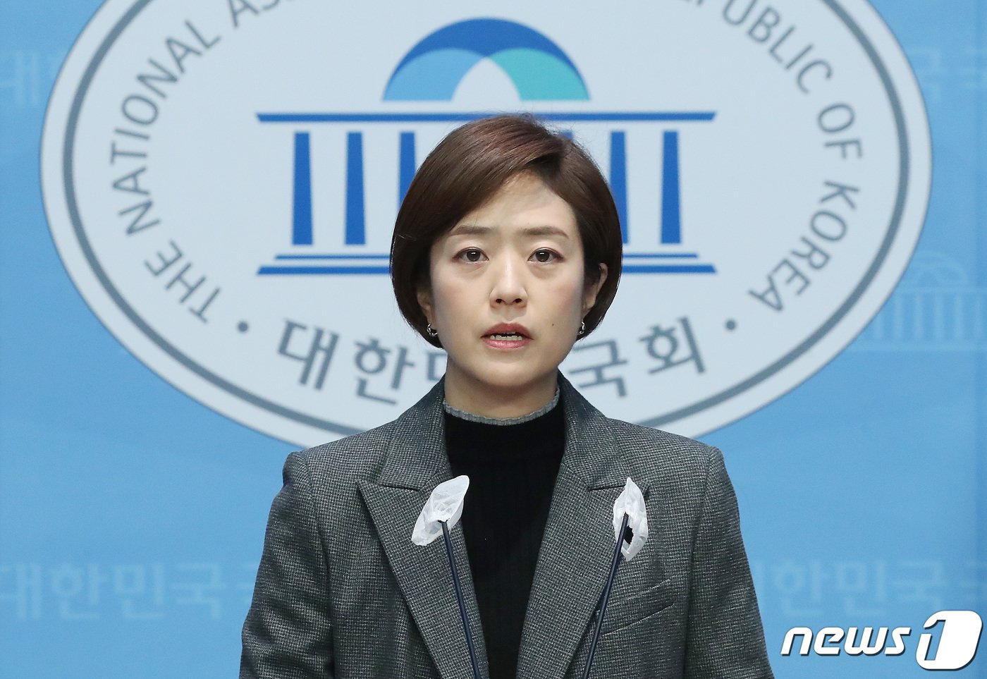 본문 이미지 - 고민정 더불어민주당 최고위원이 27일 오후 서울 여의도 국회 소통관에서 긴급 기자회견을 갖고 공천 갈등과 관련해 최고위원직을 사퇴한다고 밝히고 있다. 2024.2.27/뉴스1 ⓒ News1 임세영 기자