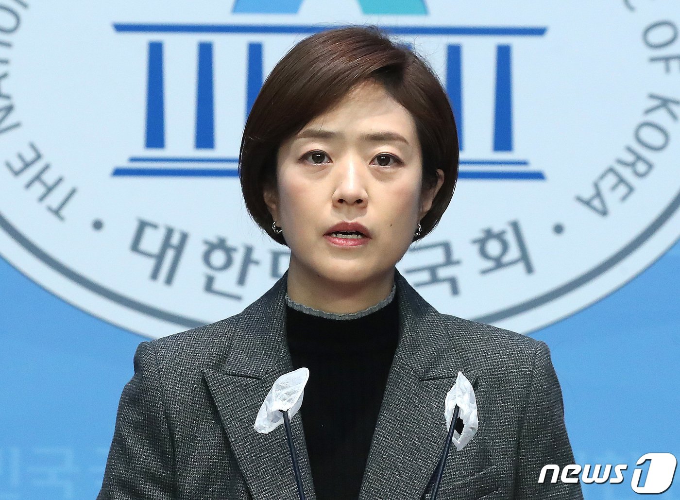 본문 이미지 - 고민정 더불어민주당 최고위원이 27일 오후 서울 여의도 국회 소통관에서 긴급 기자회견을 갖고 공천 갈등과 관련해 최고위원직을 사퇴한다고 밝히고 있다. 2024.2.27/뉴스1 ⓒ News1 임세영 기자