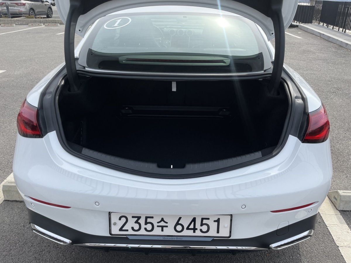 벤츠 '디 올-뉴 CLE 450 포매틱(4MATIC) 쿠페'의 트렁크. /뉴스1 ⓒ News1 배지윤 기자