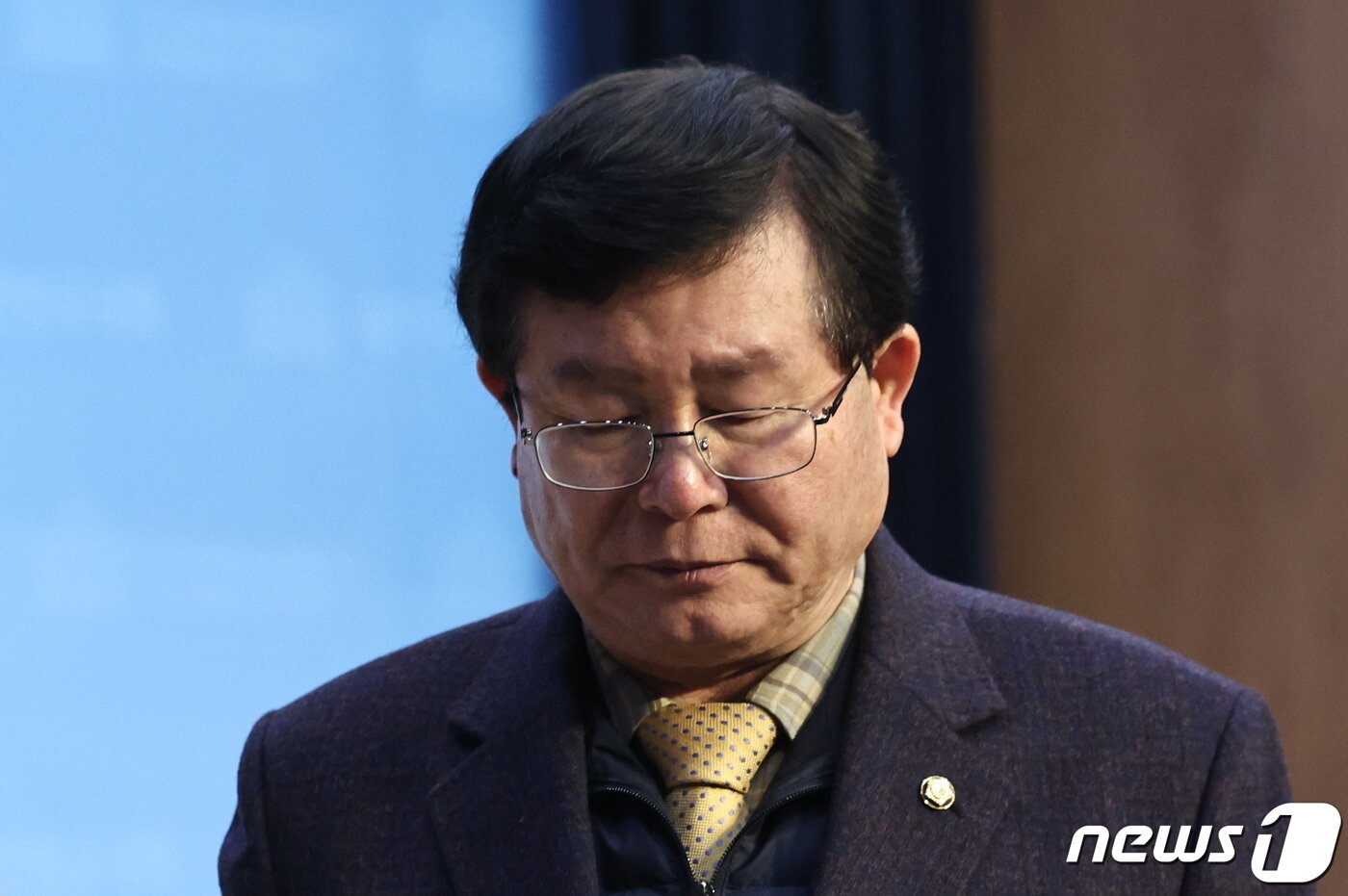 본문 이미지 - 설훈 더불어민주당 의원이 28일 오전 서울 여의도 국회 소통관에서 탈당 기자회견을 마치고 회견장을 나서고 있다. 2024.2.28/뉴스1 ⓒ News1 구윤성 기자