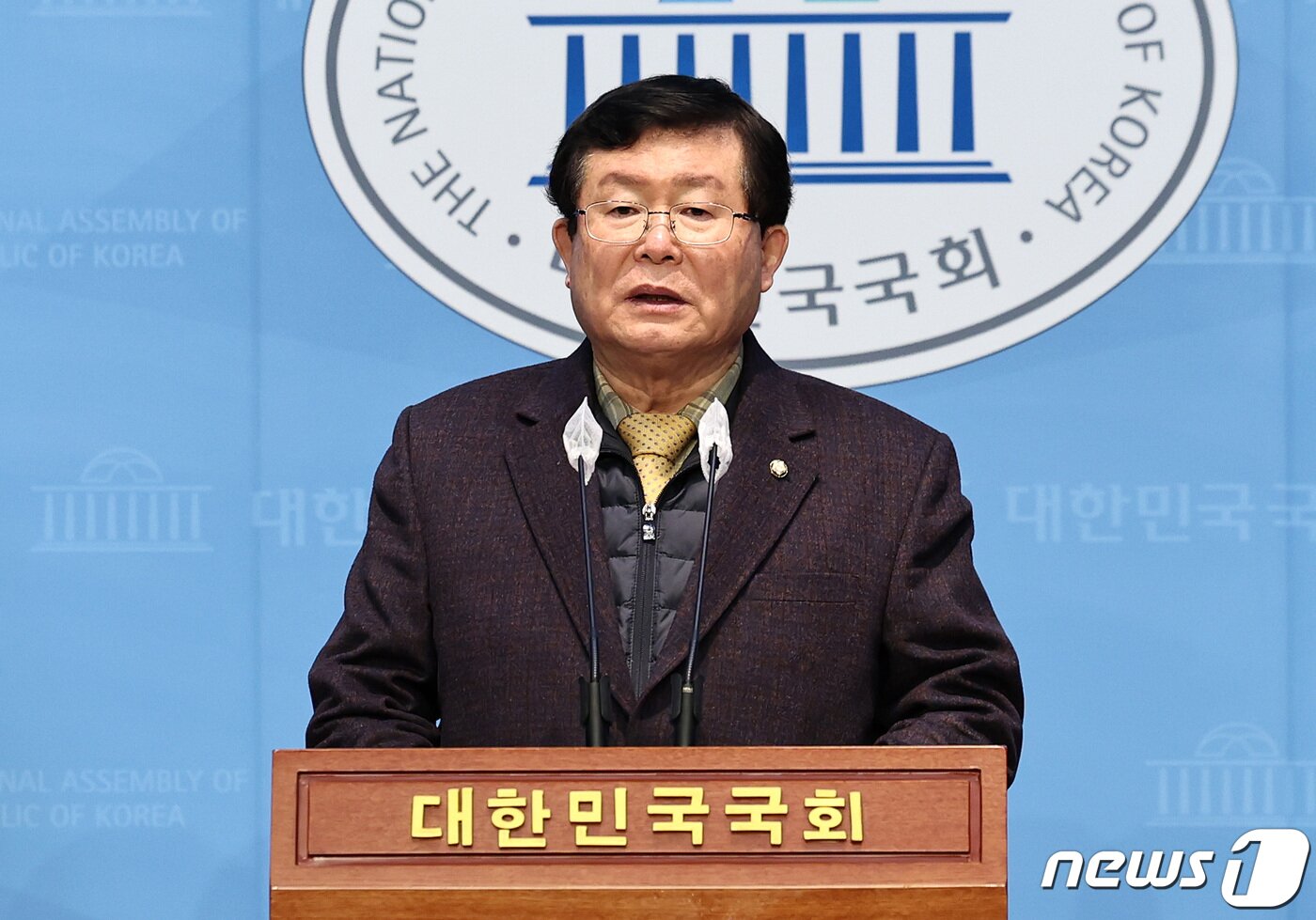 본문 이미지 - 설훈 더불어민주당 의원이 28일 오전 서울 여의도 국회 소통관에서 탈당 기자회견을 하고 있다. 2024.2.28/뉴스1 ⓒ News1 구윤성 기자