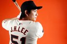 이정후, MLB 시범경기 데뷔 타석부터 안타…"나쁘지 않았다"