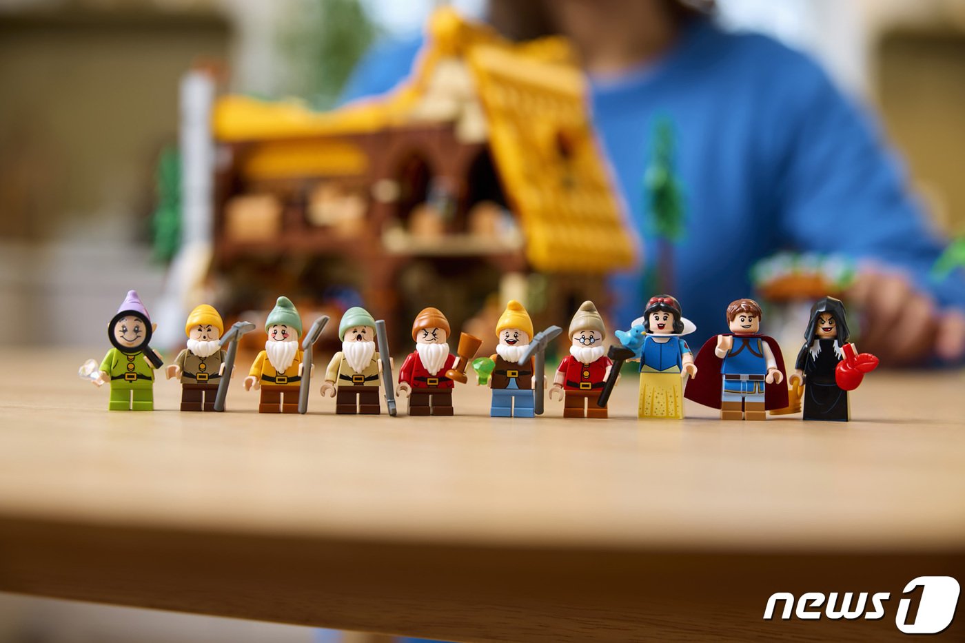 본문 이미지 -   레고 디즈니 백설공주와 일곱 난쟁이의 오두막(레고코리아 제공)